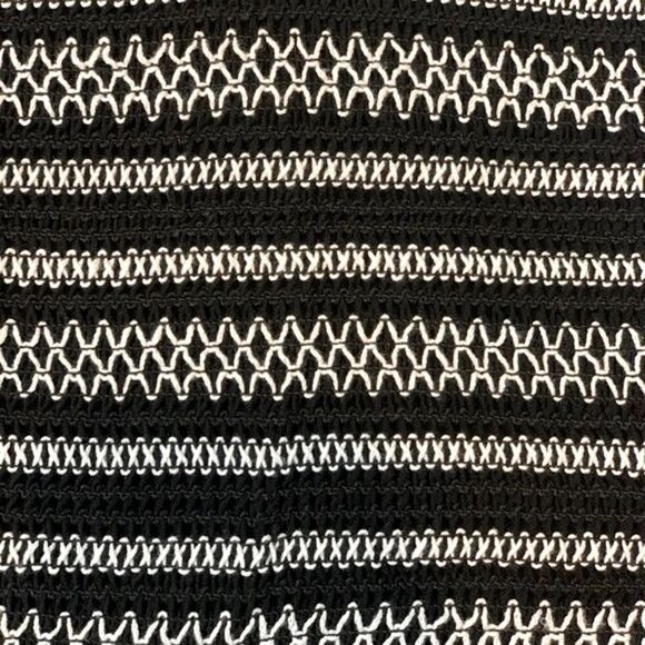 LA Hearts Black & White Crop Top - Picture 2 of 4